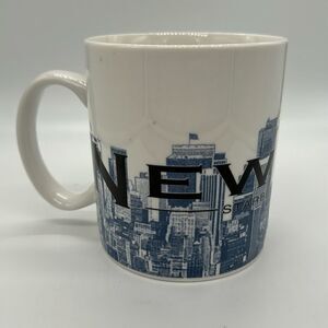 VTG Starbucks Barista Skyline Series New York The Big Apple 18 oz